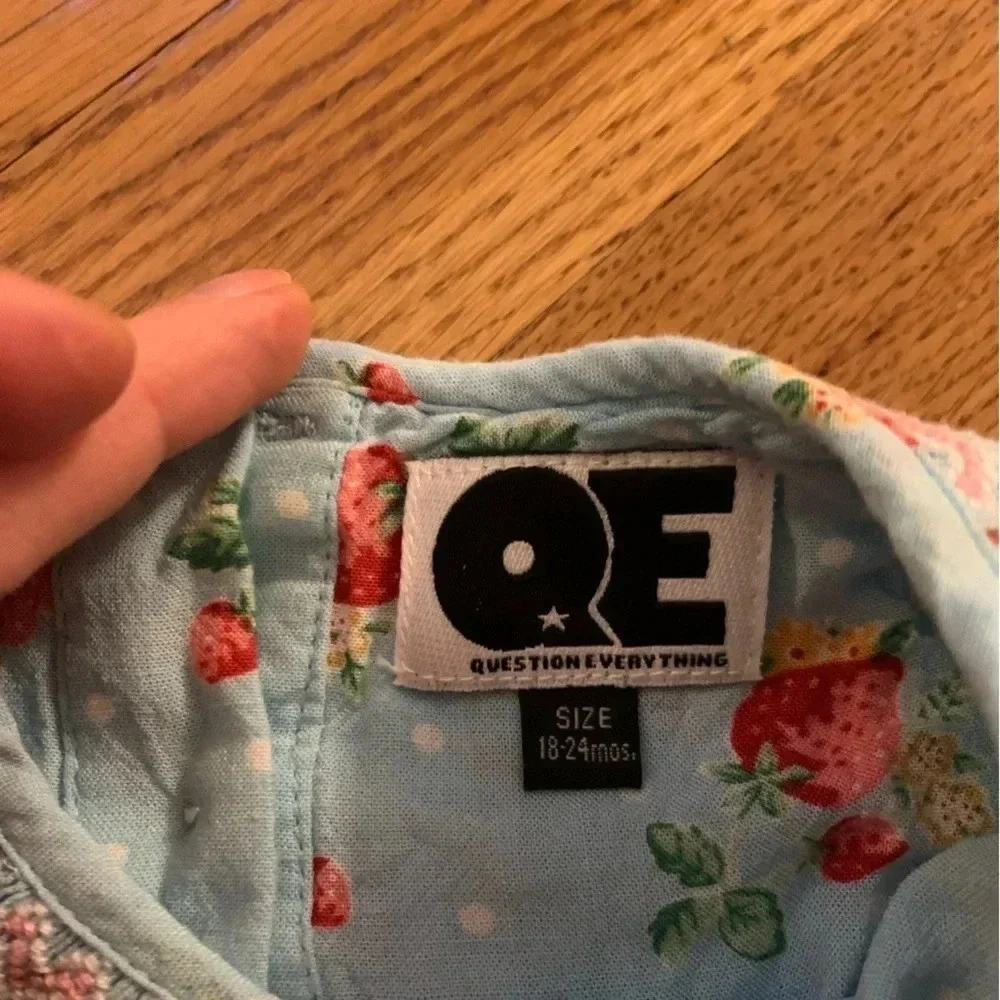 QE Question Everything Strawberry Smocked Dress Size 18-24 Months - Picture 5 of 7